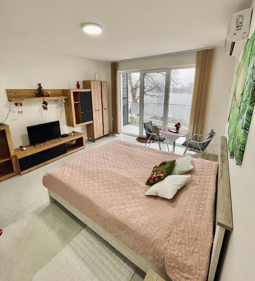 Lake View Tasic Veliko Gradiste Ngoại thất bức ảnh